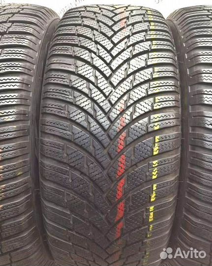 Firestone Winterhawk 4 215/55 R17 98V