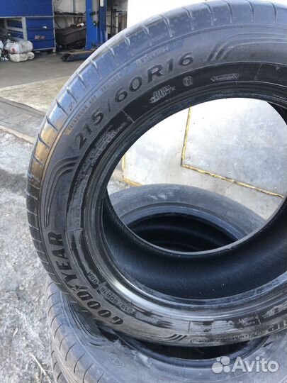 Goodyear EfficientGrip Performance 215/60 R16 95H
