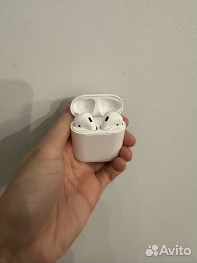 Беспроводные наушники airpods