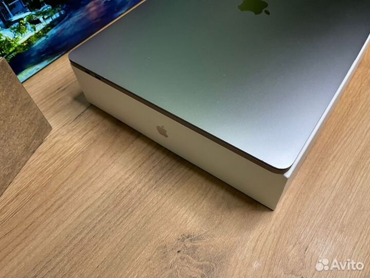 Macbook pro 15 2019 i9 Мощный