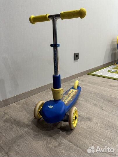 Детский трехколесный самокат
