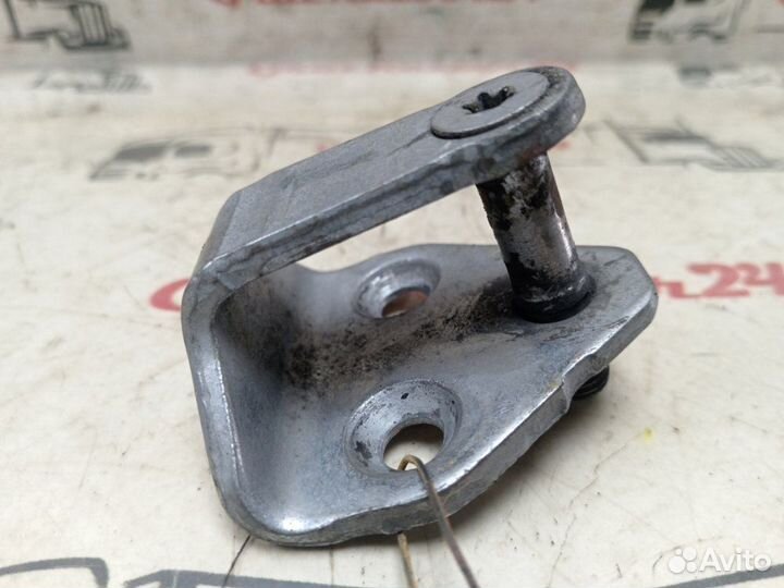 Ответная часть замка двери Renault K 9596-09-50