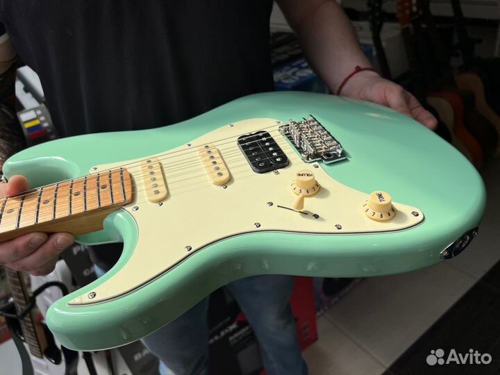 Электрогитара леворукая стратокастер