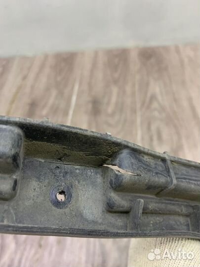 Крепление бампера заднее Opel Astra H универсал