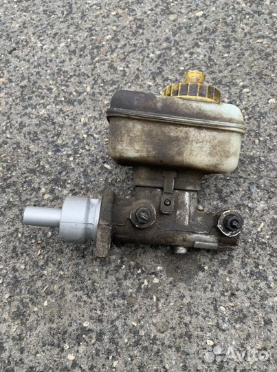 Главный тормозной цилиндр Bosch 21027099