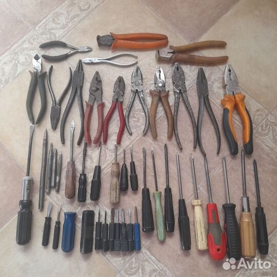Наборы отвёрток и плоскагубцев СССР