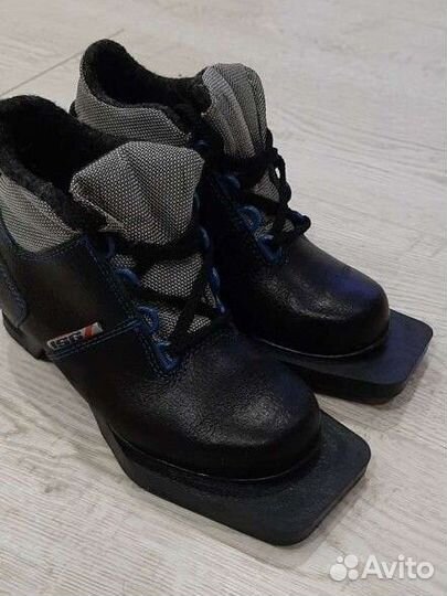 Лыжные ботинки