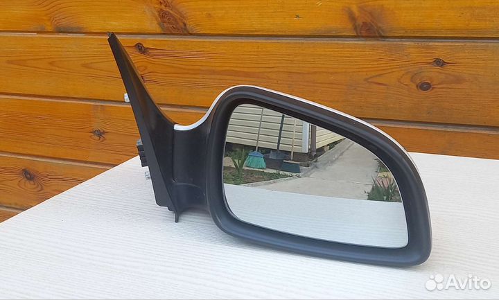 Боковое зеркало на opel