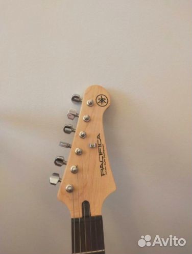 Электрогитара Yamaha Pacifica 012