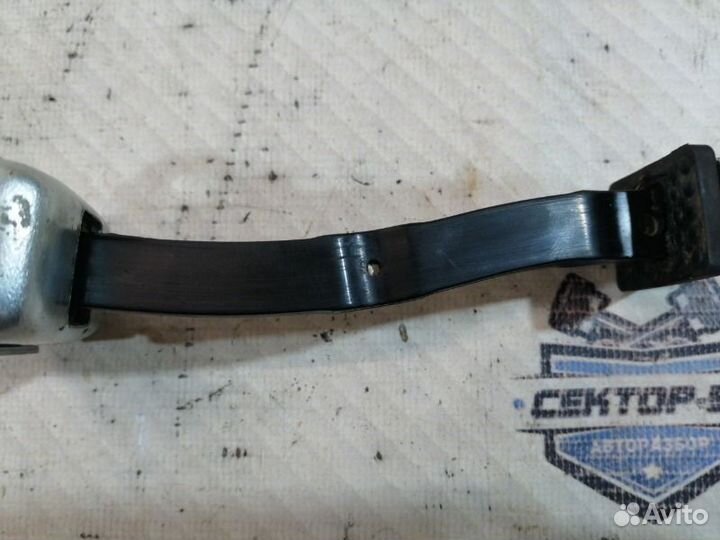 Ограничитель двери передний пра Hyundai Santa Fe 2