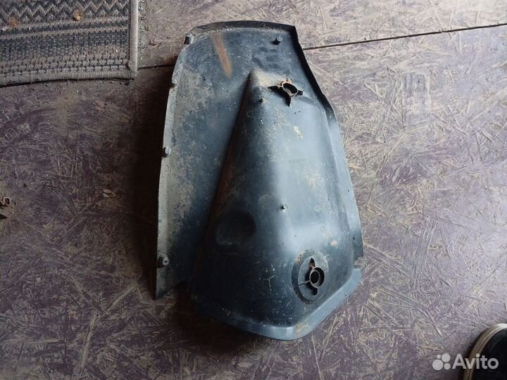 Подкрылок задний правый Renault Logan 1