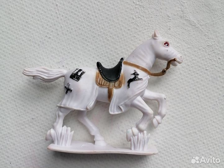 Лошадка гдр статуэтка игрушка белая