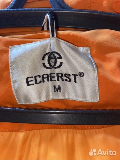 Пуховик зимний женский размер 46(М)