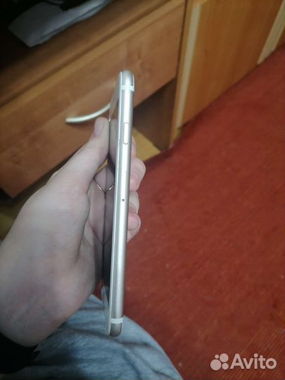 Телефон iPhone 7 32 GB