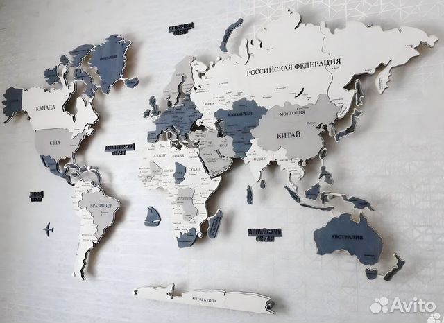 Карта мира из дерева с подсветкой