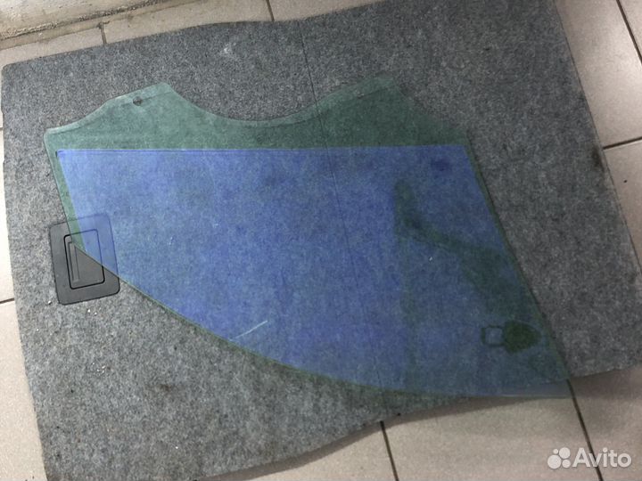 Стекло передней левой двери водительское бмв 3 е90