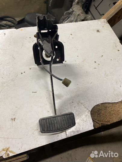 Педаль тормоза accent АКПП