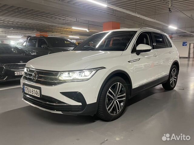 Volkswagen Tiguan 2.0 AMT, 2021, 59 512 км с пробегом, цена 3200000 руб.