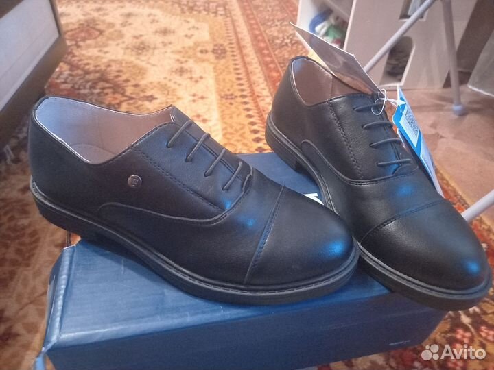 Туфли для мальчика новые