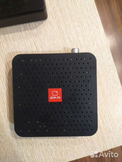 Роутер и приставка к тв