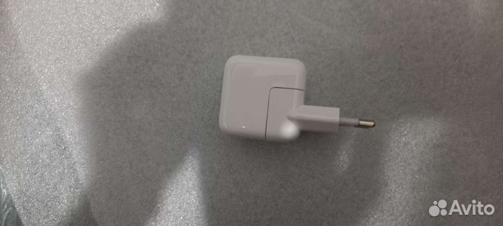 Зарядка на iPhone блок