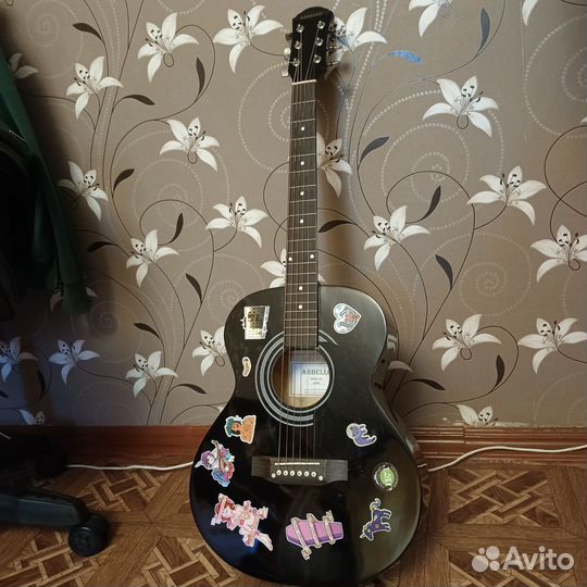 Акустическая гитара