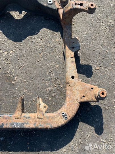 Подрамник передний передний Opel Astra H хетчбэк