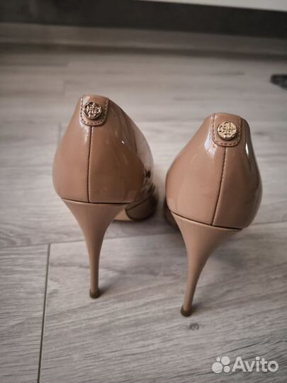 Tуфли Guess 38 размер бежевые