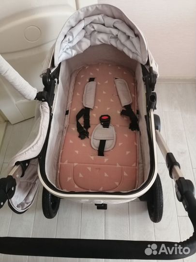 Детская коляска-трансформер 2 в 1
