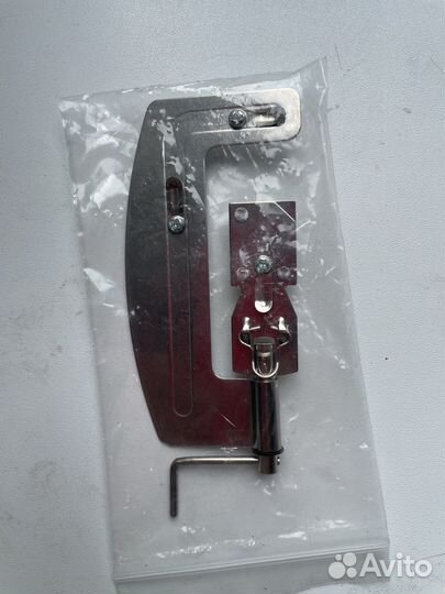 Приспособление для привязывания крючков