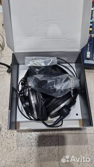 Наушники студийные AKG K 271 MK II