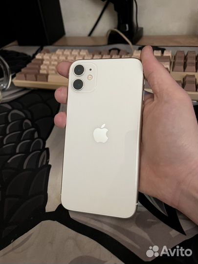 iPhone 11, 64 ГБ