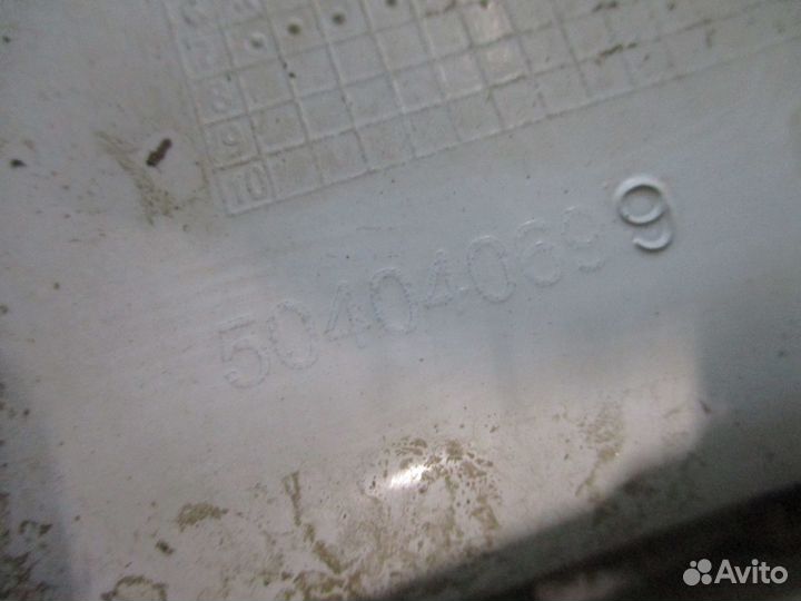 Дефлектор кабины правый Iveco 504040699