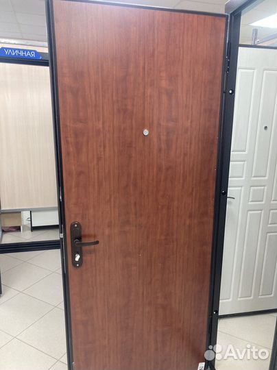Дверь металлическая новая