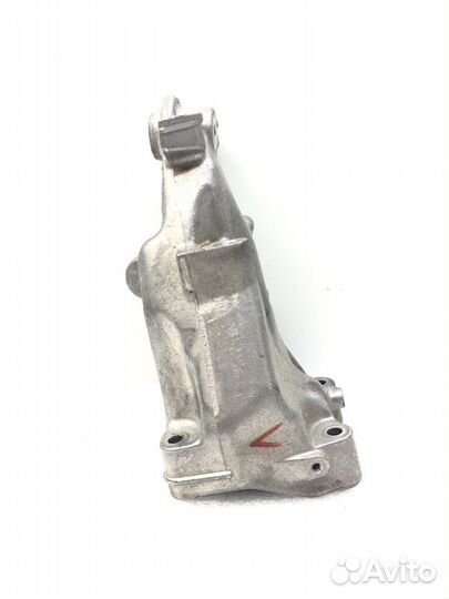Кронштейн опоры двигателя правый Mercedes-Benz Glc