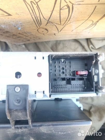 Штатная магнитола на volkswagen jetta