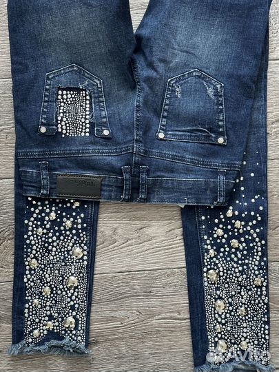 Джинсы узкие женские