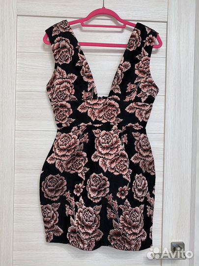 Missguided платье нарядное футляр 44 46