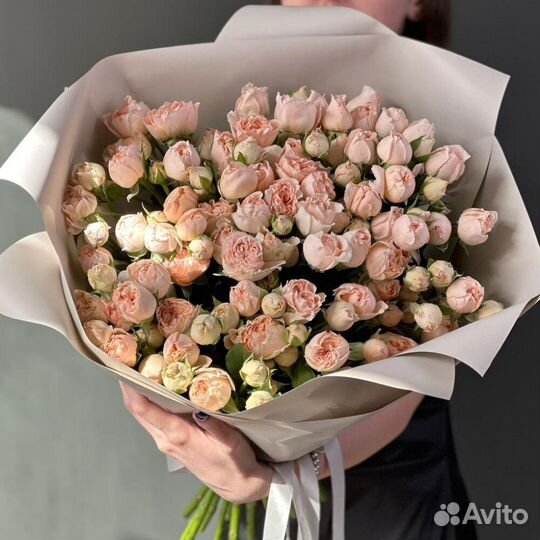 Весенняя легкость - букет из роз размер L