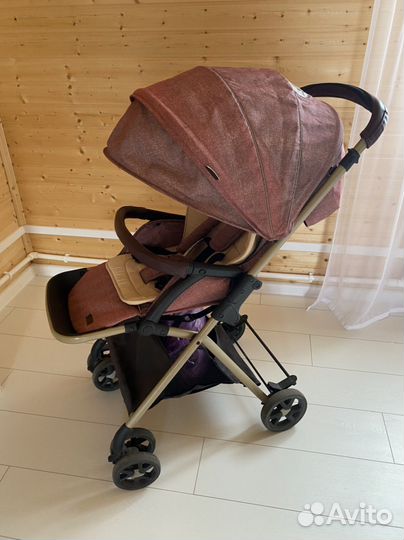 Коляска прогулочная