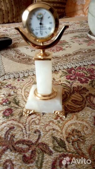 Часы сувенирные. Отделка оникс. ссср. Кварцевые