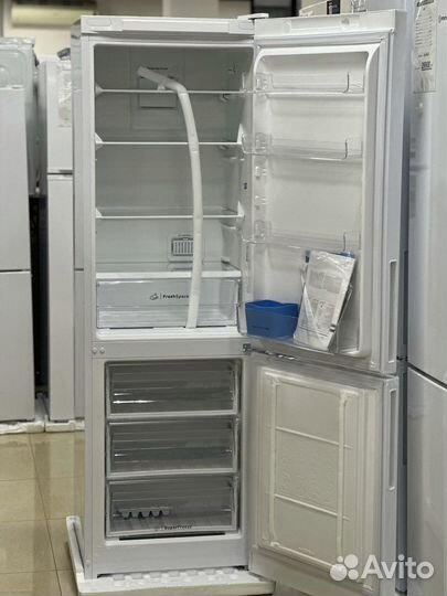 Холодильник Indesit ITR 5180W No Frost