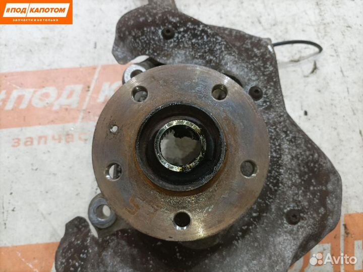 Кулак передний правый Audi A4 B8/8K 2009