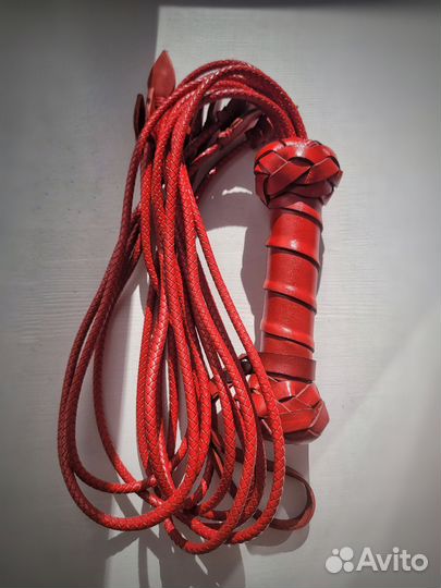 Плётка кошка девятихвостка