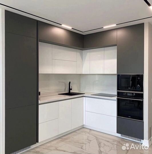 Кухня под потолок на дачу