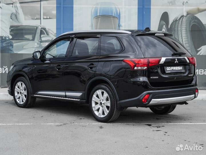 Mitsubishi Outlander 2.4 CVT, 2015, 121 689 км