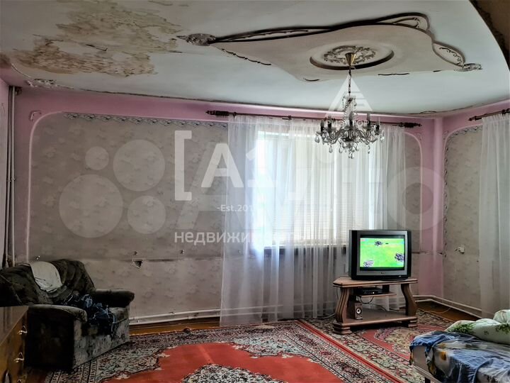 Дом 296 м² на участке 18,4 сот.