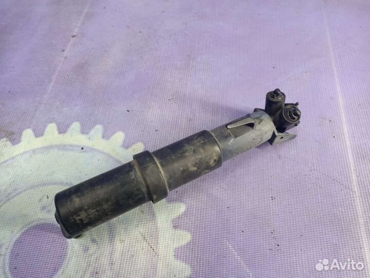 Форсунка омывателя фар Mercedes Benz W208