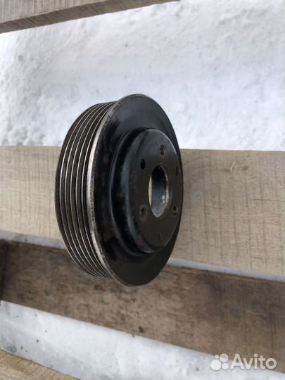 Шкив помпы VAG 037 121 031 B