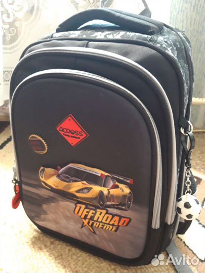 Ранец школьный для мальчика новый